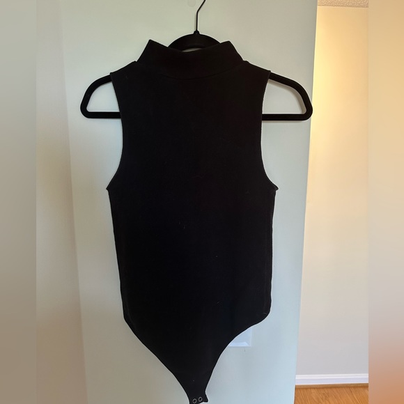 Good American Mock Neck Seamless Bodysuit. Size 3/4. Tan and black - Picture 7 of 7